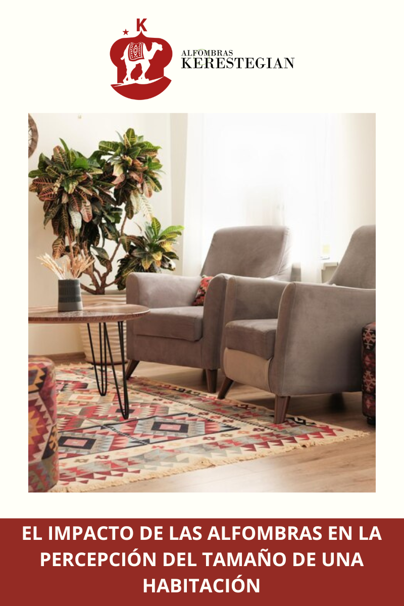 Alfombra clara en una habitación pequeña que da una sensación de amplitud.