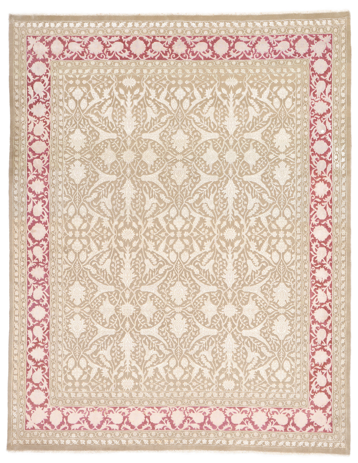 Alfombra beige con detalle floral y borde rosa.