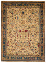 Alfombra clásica persa con detalles florales intrincados en tonos beige, rojo y azul marino, rodeada de un borde decorativo.