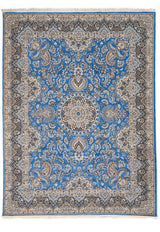 Alfombra tradicional persa con base azul intenso y motivos florales en tonos beige y marrón, enmarcada por una guarda detallada.