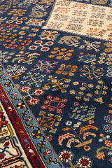 Vista lateral de una alfombra persa enrollada, destacando el espesor y la textura de la tela.