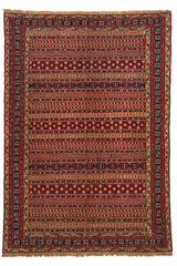 Vista completa de alfombra tradicional con patrones geométricos y franjas en tonos rojos, beige y azul marino.