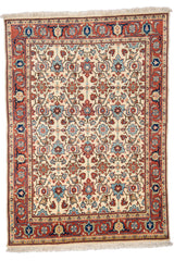 Vista completa de alfombra persa con fondo beige y patrón floral simétrico en tonos terracota, azul, celeste y granate.