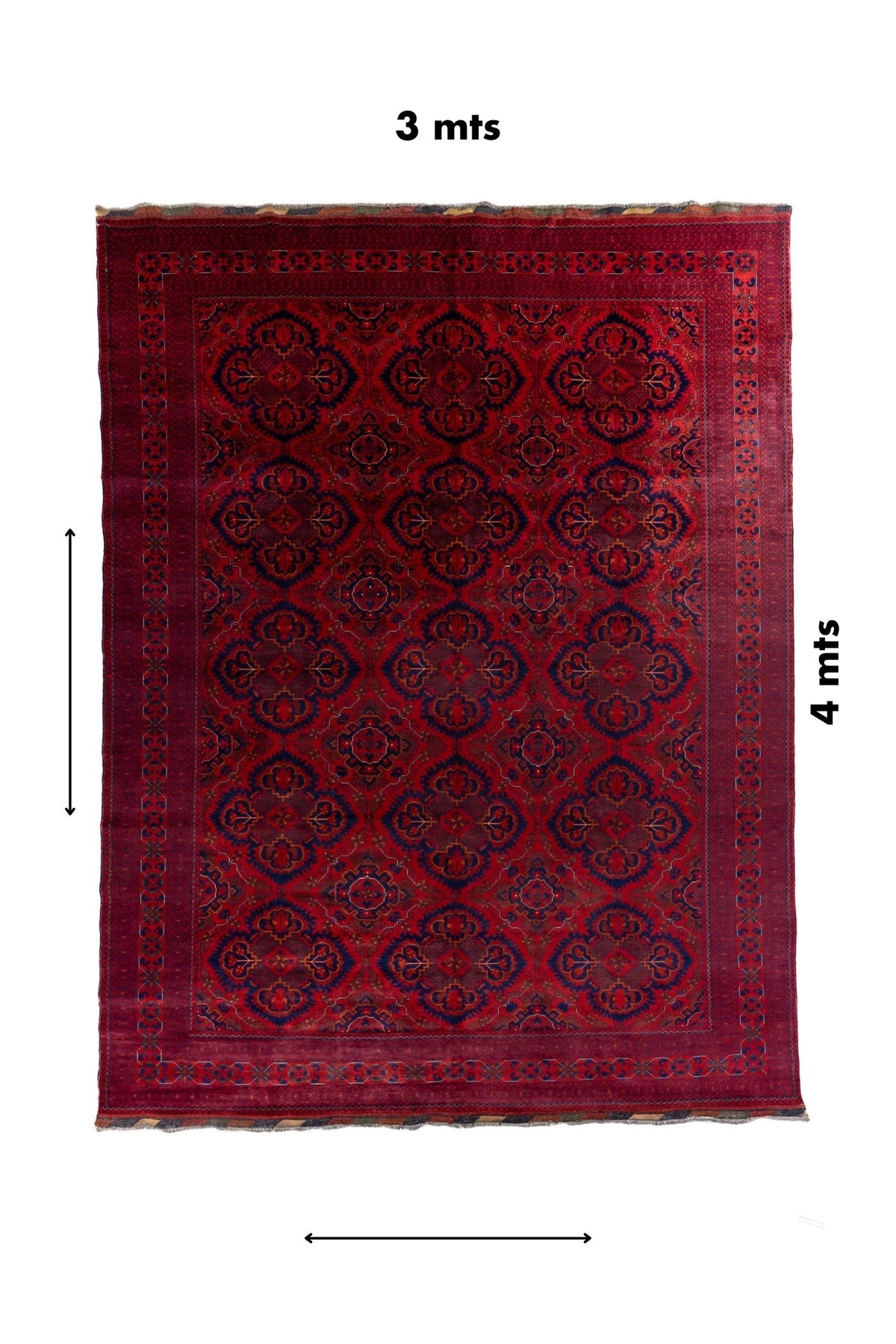 Alfombra roja con medidas aproximadas de 3 x 4 metros y diseño clásico de inspiración asiática.