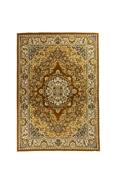 Alfombra clásica oriental en tonos marrón, amarillo oscuro, beige y azul oscuro con medallón central floral, guarda ornamental clara y diseño simétrico.