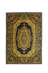 Alfombra clásica rectangular en tonos azul marino, beige y dorado con medallón central ornamental, arabescos florales y bordes decorativos simétricos.