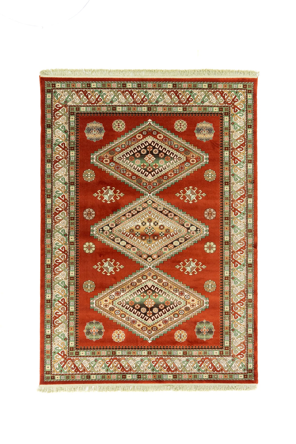 Alfombra oriental rectangular en tono  rojo con tres medallones geométricos centrales y guarda decorativa en verde, beige y rojo