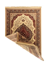 Alfombra oriental de estilo clásico con fondo blanco suave, medallón rojo oscuro y esquina levantada que muestra su flexibilidad y acabado.