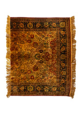 Alfombra Ispahan Seda Fragmento rectangular dorada con diseño floral vintage