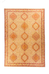 Alfombra rectangular en tonos beige y rojo con medallones geométricos y motivos tribales