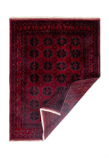 Alfombra Persa Afgan con esquina doblada, flecos y diseño geométrico en rojo oscuro