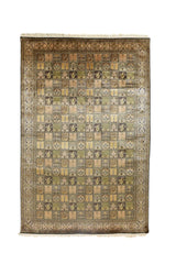 Alfombra Persa Bahtiar Seda rectangular beige y verde con diseño patchwork floral