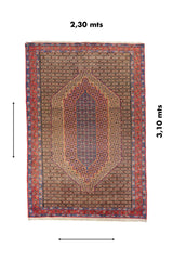 Alfombra oriental rectangular de 2.30 x 3.10 metros con diseño geométrico tradicional y referencia visual de medidas