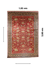 Alfombra Persa Ispahan Seda rectangular de 1,85 x 2,80 mts en tonos rojo, negro y blanco