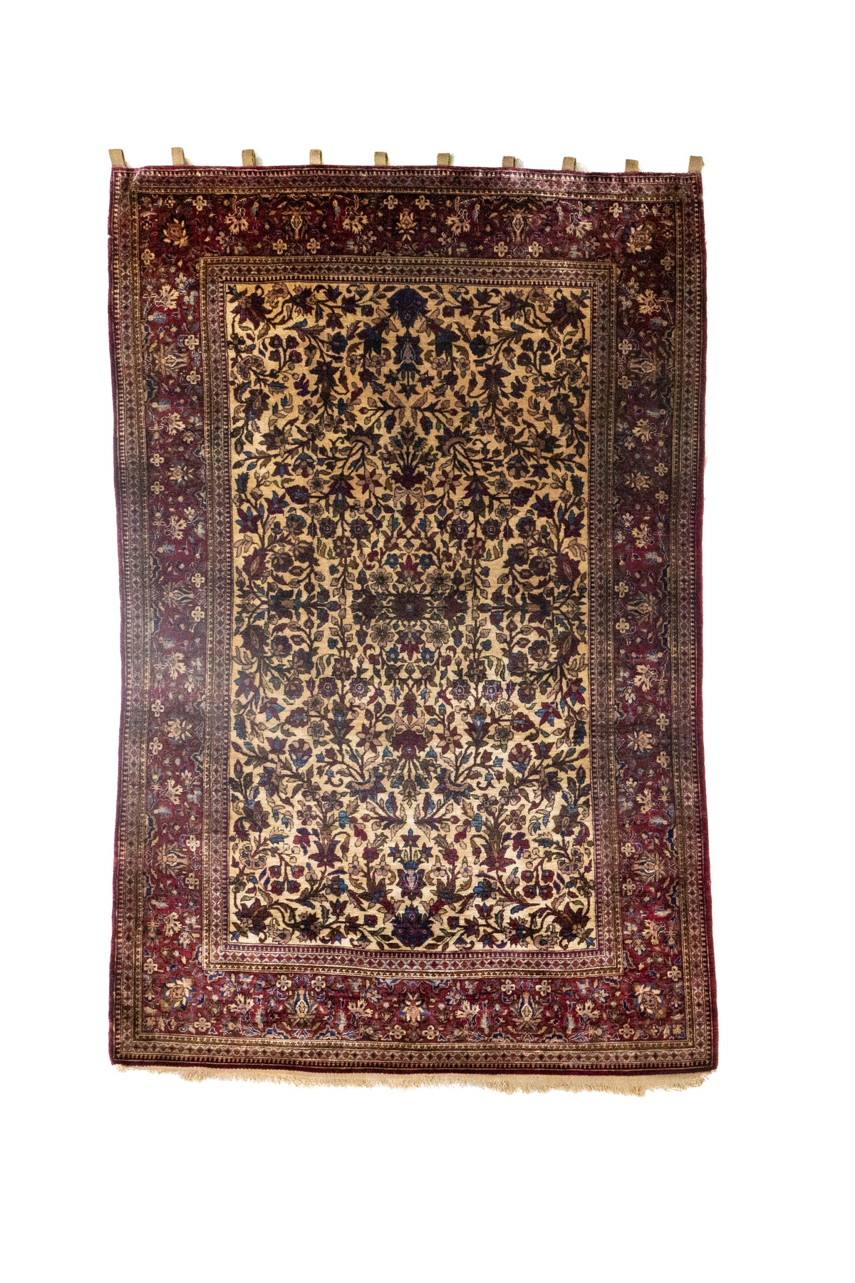 Alfombra Persa Ispahan Seda Antik rectangular beige con guarda roja y diseño floral vintage