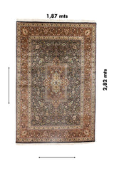 Alfombra Persa Ispahan Seda rectangular medida 1,87 x 2,82 mts con diseño floral clásico