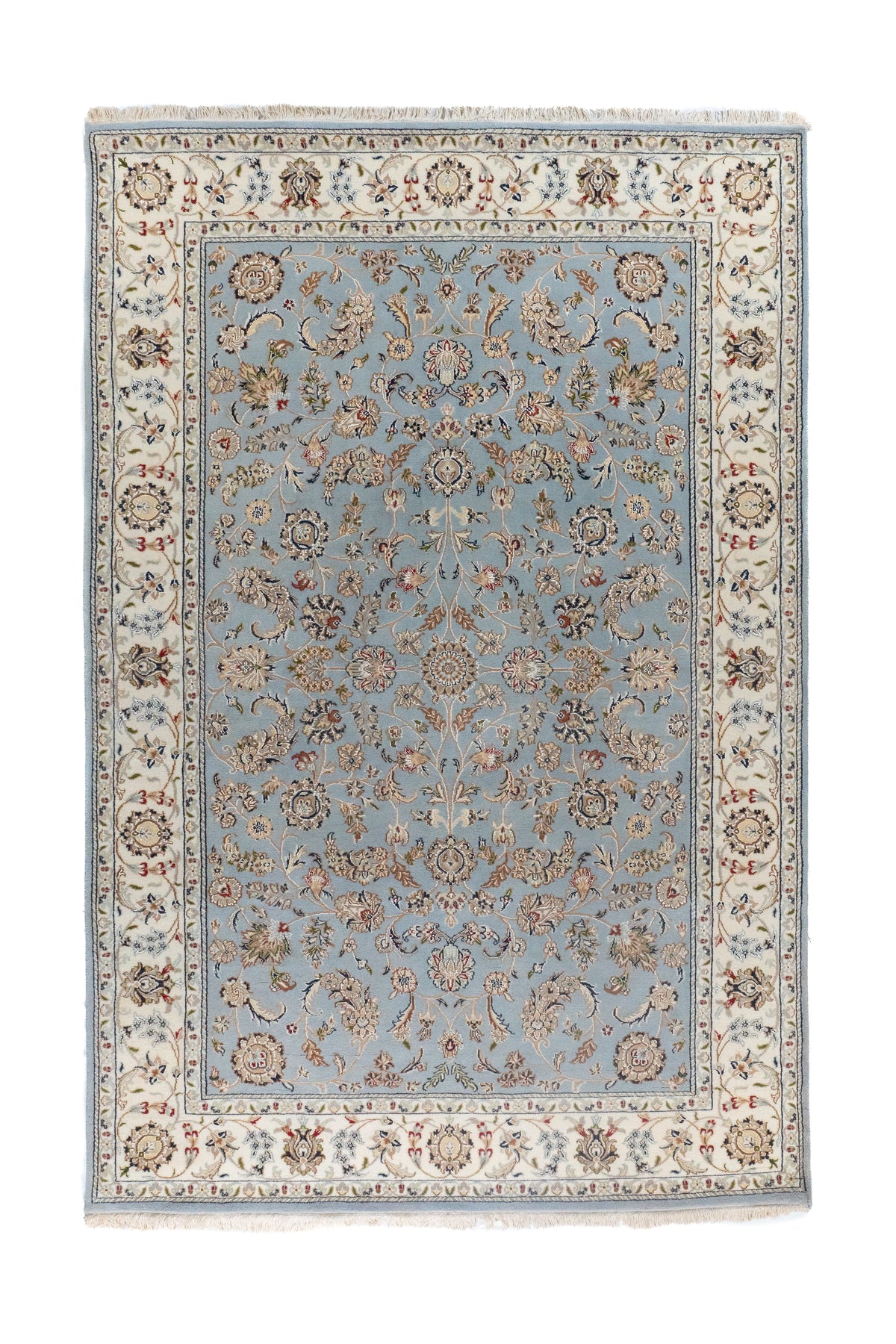Alfombra Persa Nain en tonos celeste y beige con diseño floral tradicional