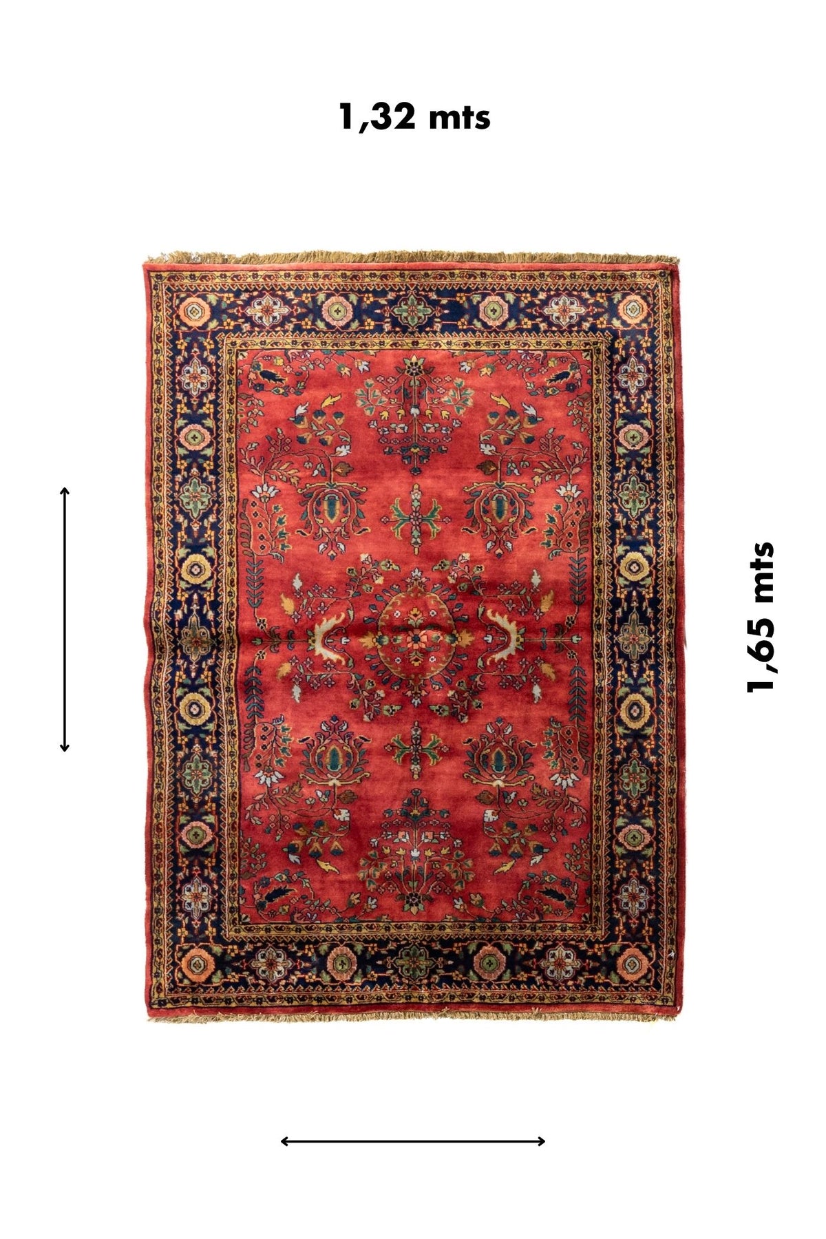 Alfombra clásica floral con medidas señaladas de 1.32 mts de ancho por 1.65 mts de largo.