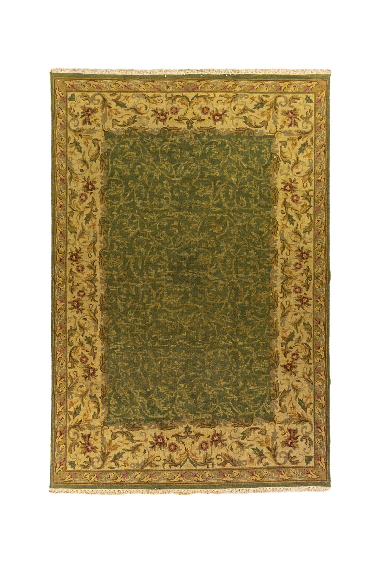 Alfombra clásica rectangular en tonos verde oscuro y beige con centro de arabescos vegetales y guarda floral ornamental