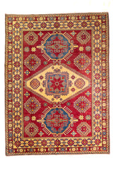 Alfombra Caucasica Kazak rojo y beige de 2.77 x 2.08 mts, vista completa vertical con medallones geométricos multicolor; se observan medallones y motivos geométricos caucásicos de fuerte contraste