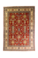 Alfombra Caucasica Kazak rojo de 1.80 x 2.60 mts, vista completa vertical con motivos florales sobre fondo rojo; se observan flores, hojas y enredaderas visibles dentro de una composición tradicional