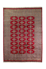 Alfombra Persa Yamouth rojo de 1.58 x 2.36 mts, vista completa vertical con medallones rojos; se observan medallones ovalados destacados y guardas rojizas