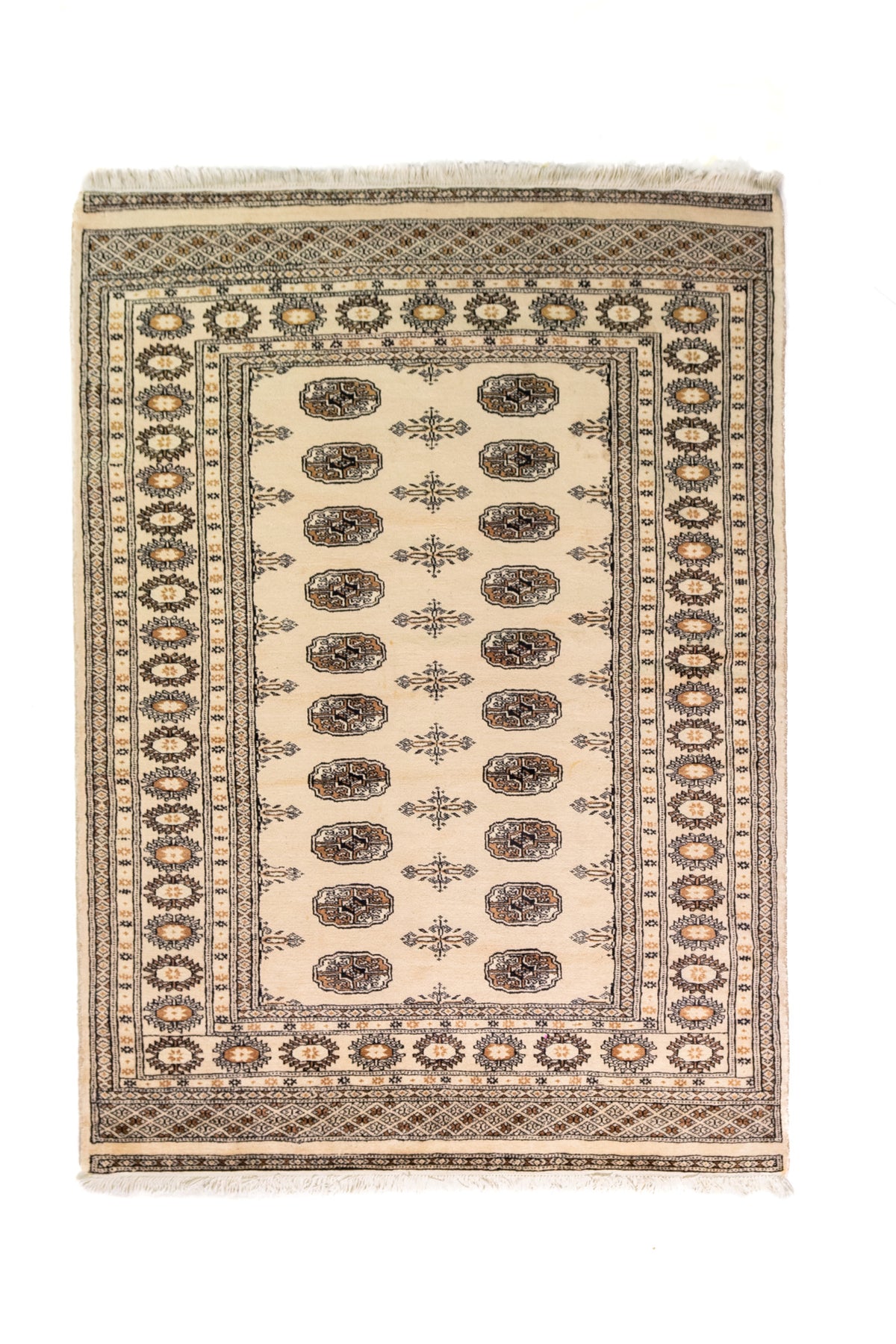 Alfombra Persa Bukara Yamouth beige de 1.24 x 1.73 mts, vista completa vertical; el diseño muestra medallones ovalados oscuros alineados sobre un campo claro y guardas geométricas profundas