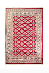 Alfombra Persa Yamouth rojo de 1.27 x 1.88 mts, vista completa vertical; el diseño muestra una trama romboidal roja continua sobre un campo claro y un borde rojo definido
