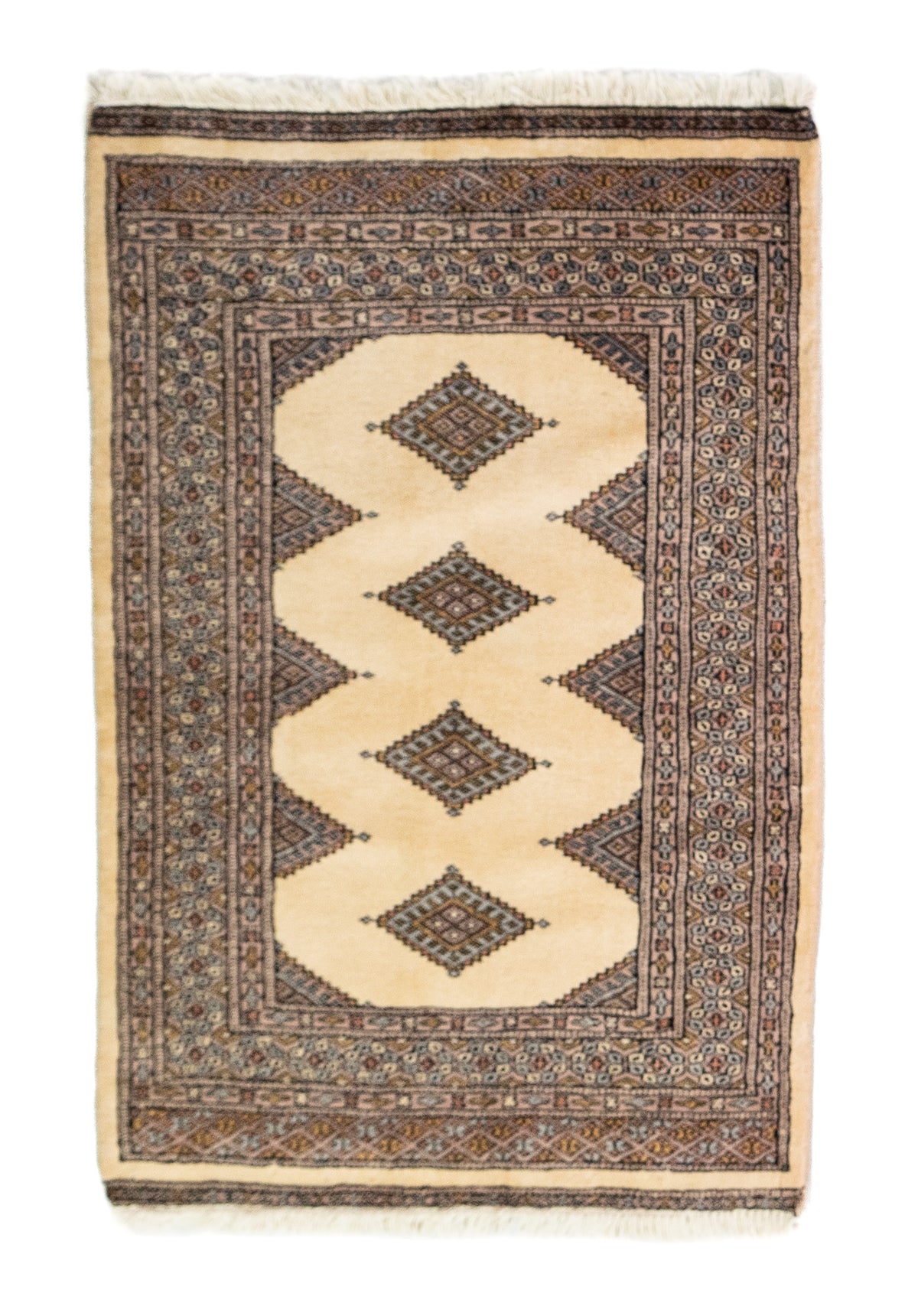 Alfombra Persa Yamouth gris y beige de 0.80 x 1.22 mts, vista completa vertical; el diseño muestra grandes rombos beige enlazados sobre un campo gris oscuro con un marco geométrico estrecho