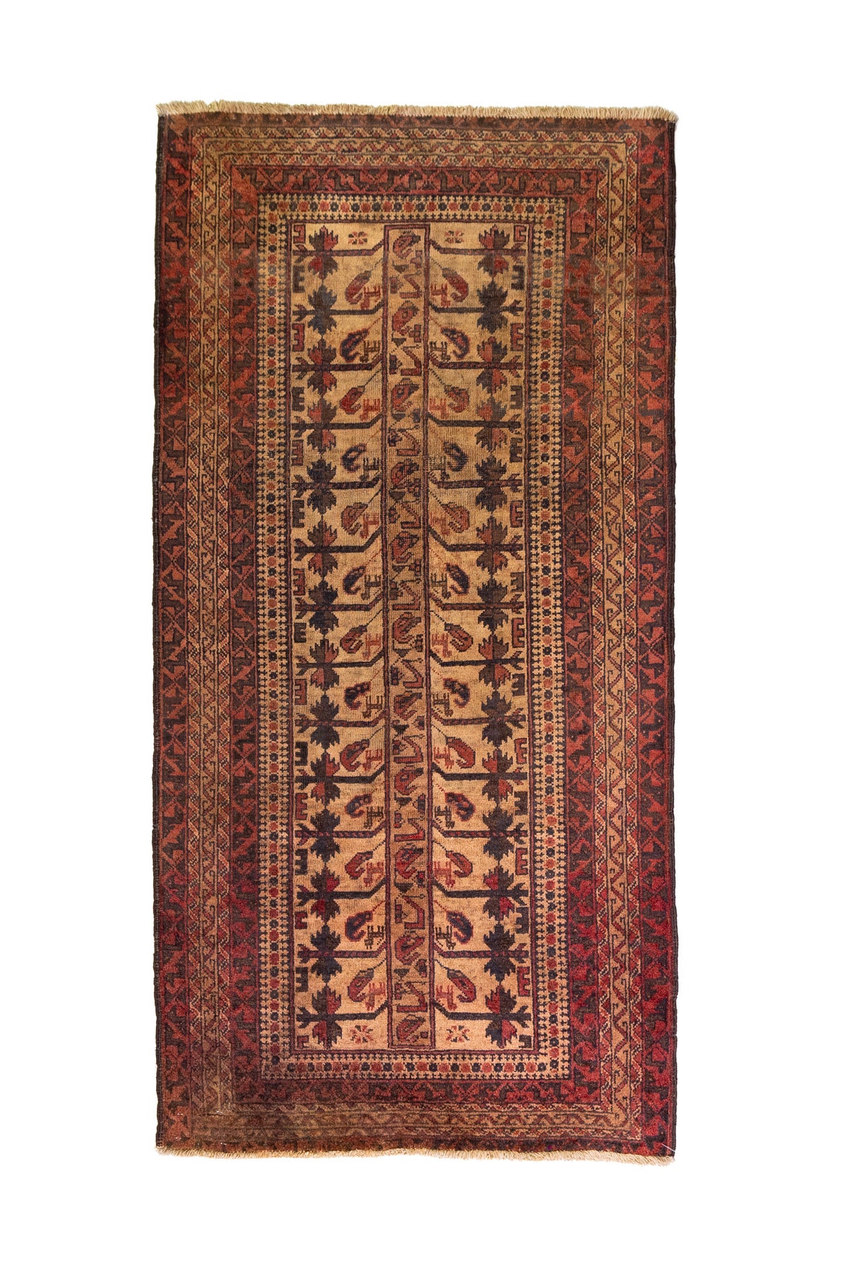 Alfombra Persa Baluchistán rojo y beige de 0.80 x 1.78 mts, vista completa vertical; el diseño muestra un panel central alargado sobre un campo rojo oscuro con guardas geométricas compactas