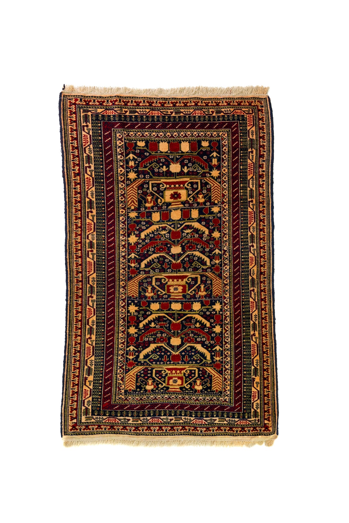 Alfombra Persa Schiraz rojo y beige de 1.42 x 0.86 mts, vista completa de la pieza con motivos florales y geométricos estilizados sobre un campo oscuro con guardas de tonos cálidos