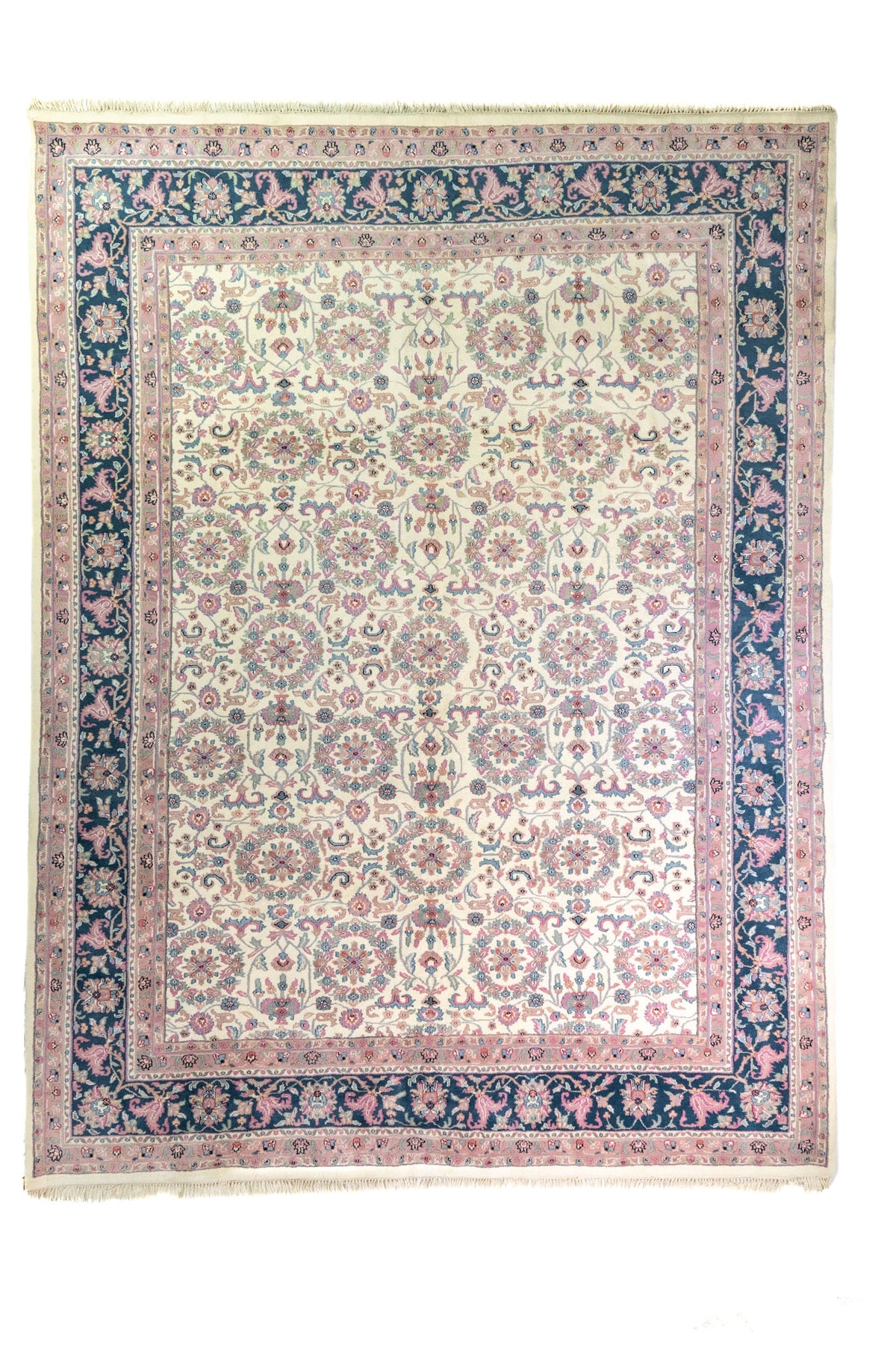 Alfombra Persa Nain beige de 2.80 x 3.68 mts, vista completa vertical con diseño floral tradicional