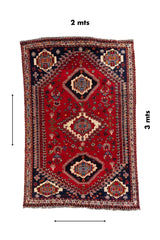 Alfombra estilo Kazak con medidas señaladas: 2 mts de ancho por 3 mts de largo, indicadas con flechas.
