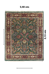 Alfombra oriental verde con medidas señaladas de 2,40 x 3,15 metros, vista frontal completa.