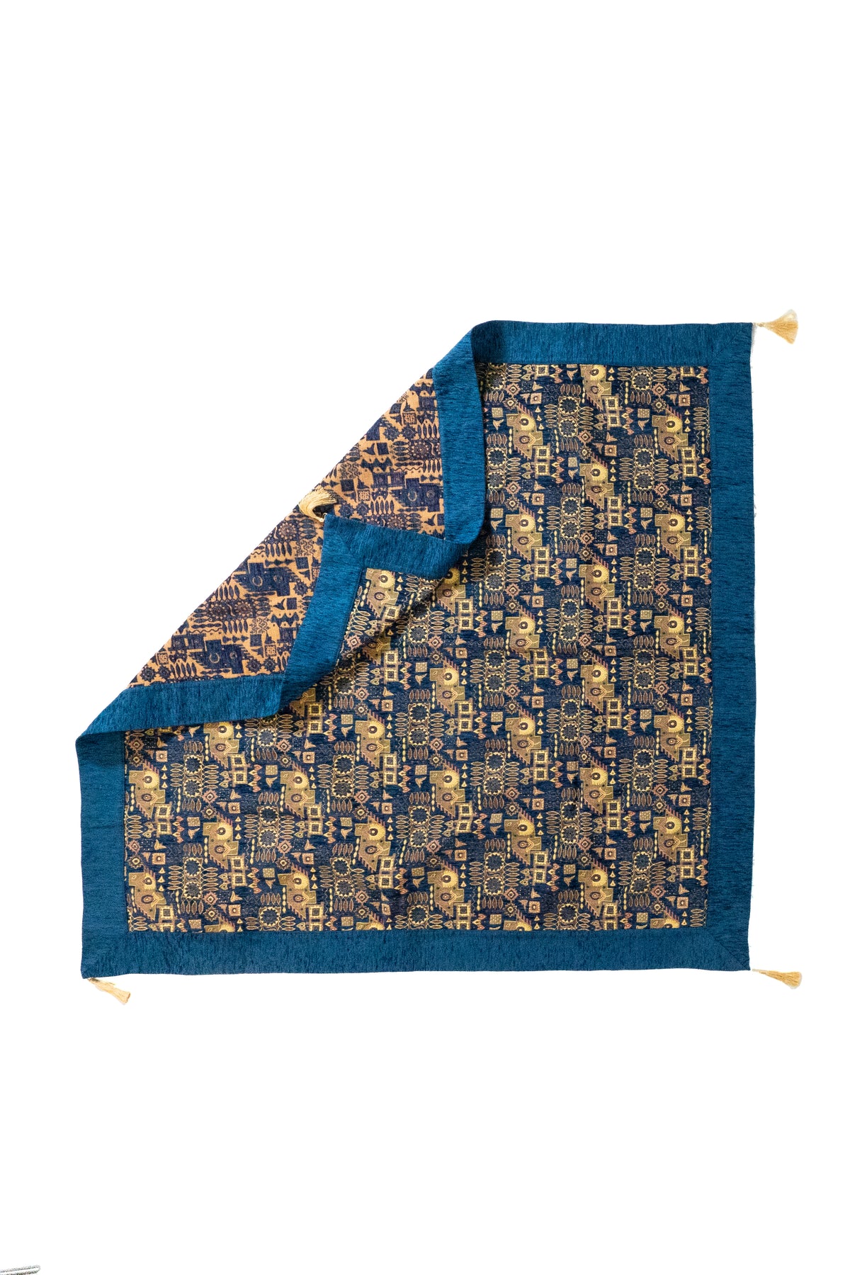 Textil decorativo azul Kaisery con reverso estampado y diseño geométrico para mesa o living