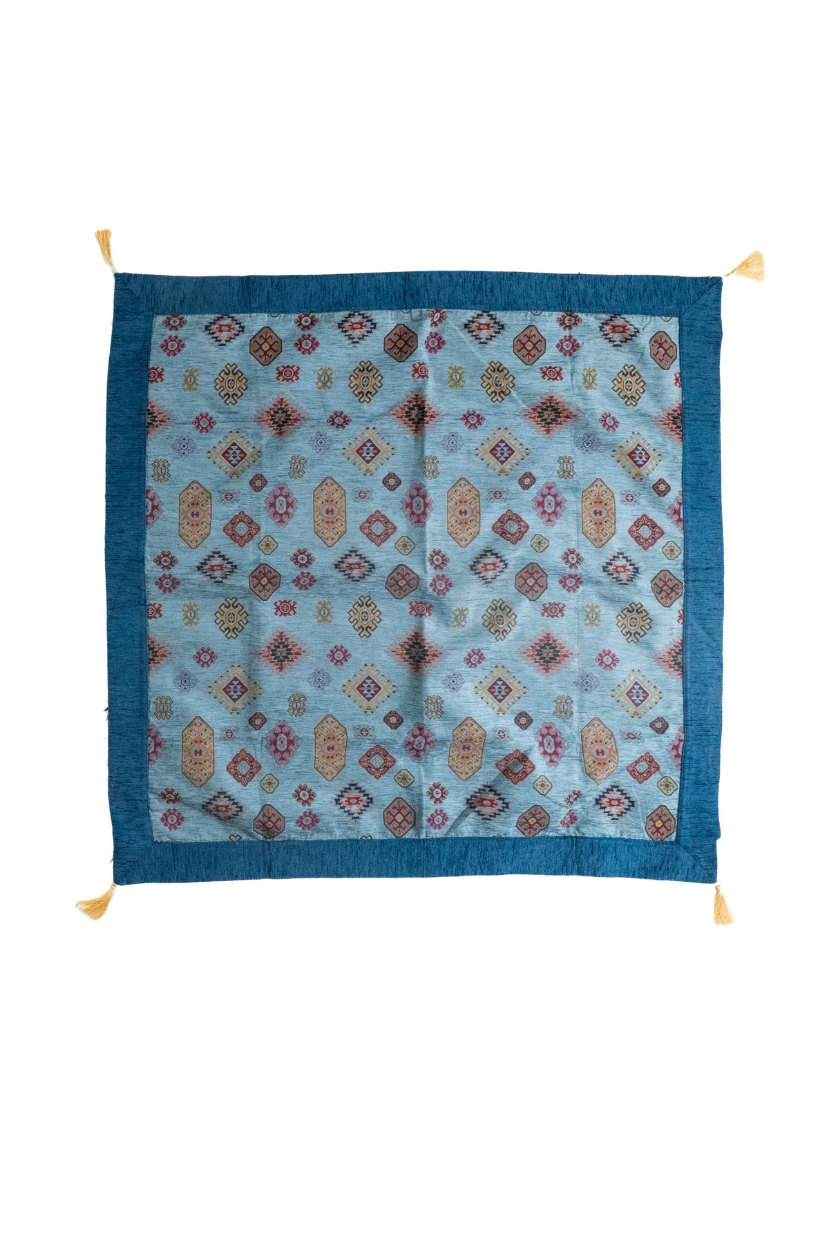 Textil Kayseri celeste cuadrado con diseño geométrico y guarda azul