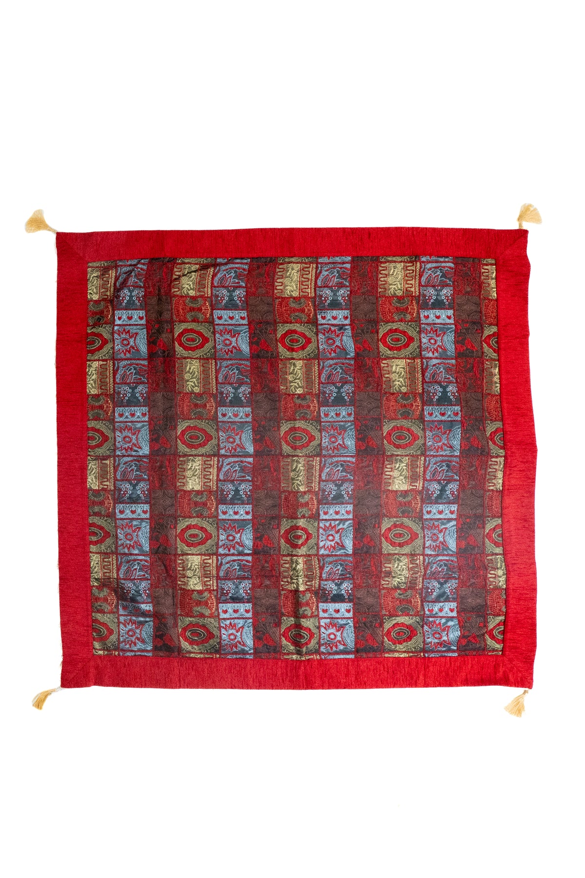 Textil Kayseri rojo cuadrado con diseño patchwork y guardas decorativas