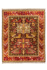Vista completa frontal de alfombra tribal geométrica en tonos rojo, marrón y beige, con borde rojo y flecos.