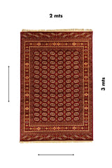 Alfombra oriental clásica roja con diseño geométrico repetitivo y medidas de 2 x 3 metros.