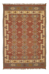 Alfombra Kilim beige con diseño geométrico en tonos tierra. Motivos tribales y textura rústica