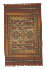 Alfombra Kilim multicolor con diseño geométrico tribal en tonos cálidos. Motivos étnicos y textura rústica. 